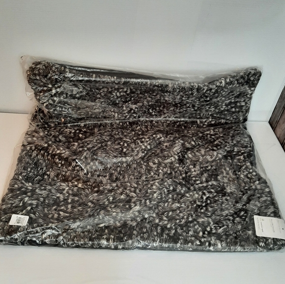 Pottery Barn Colossal Handknit Pillow Cover (1 pillow cover) Heather Gray - Picture 11 of 14